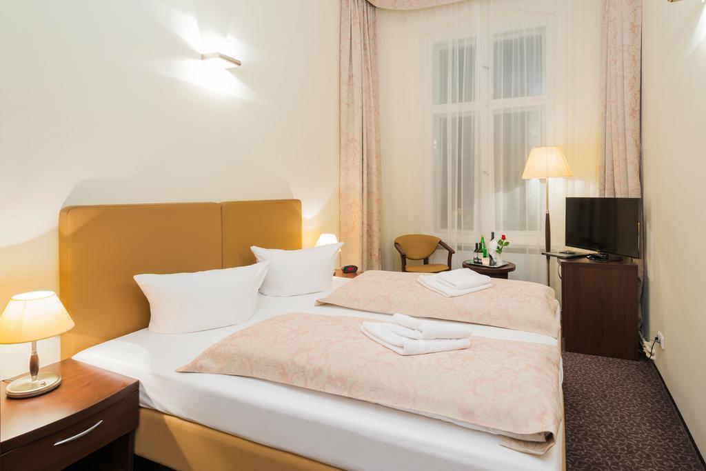 Upper Room Hotel Kurfuerstendamm Берлін Екстер'єр фото